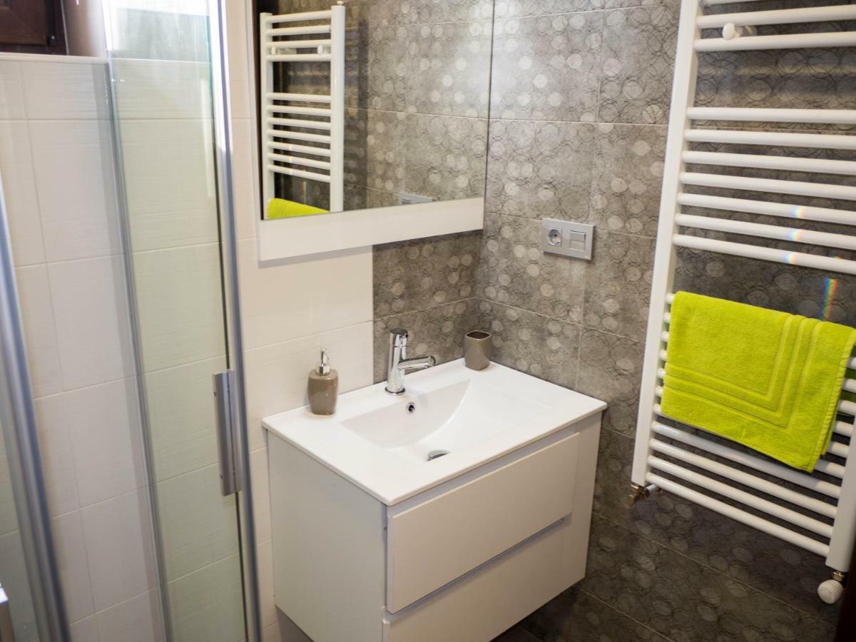 Apartamentos La Fabrica Villaluenga de la Vega Luaran gambar