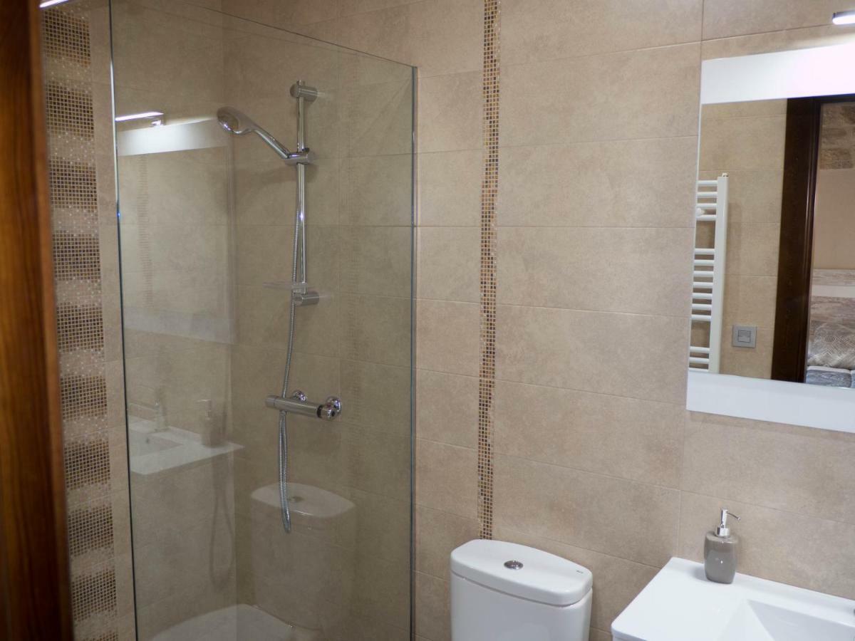 Apartamentos La Fabrica Villaluenga de la Vega Luaran gambar