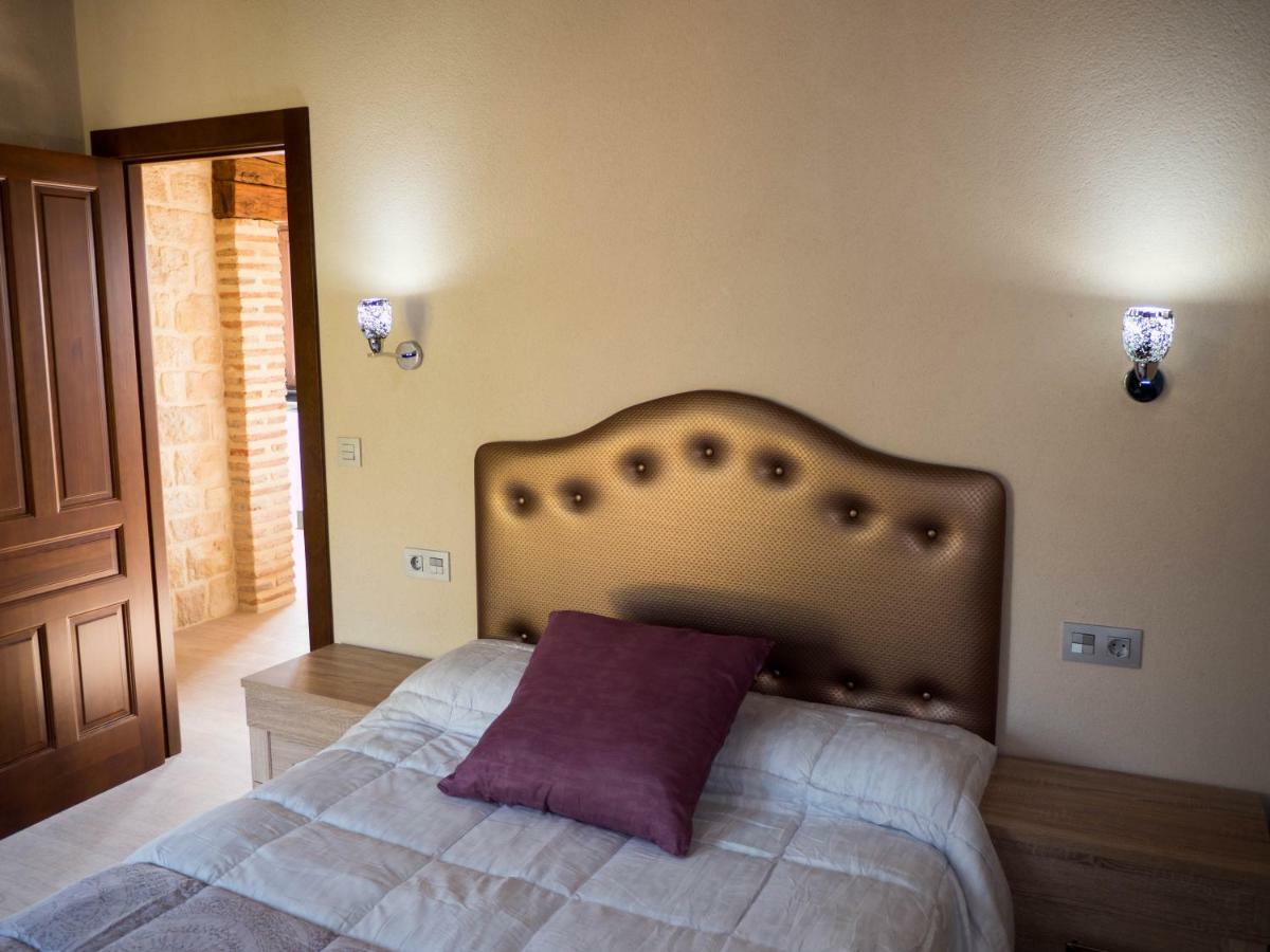 Apartamentos La Fabrica Villaluenga de la Vega Luaran gambar