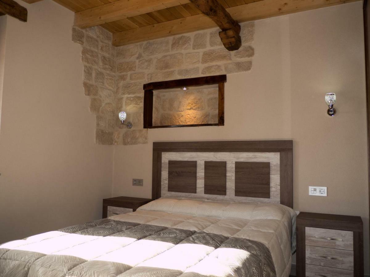 Apartamentos La Fabrica Villaluenga de la Vega Luaran gambar