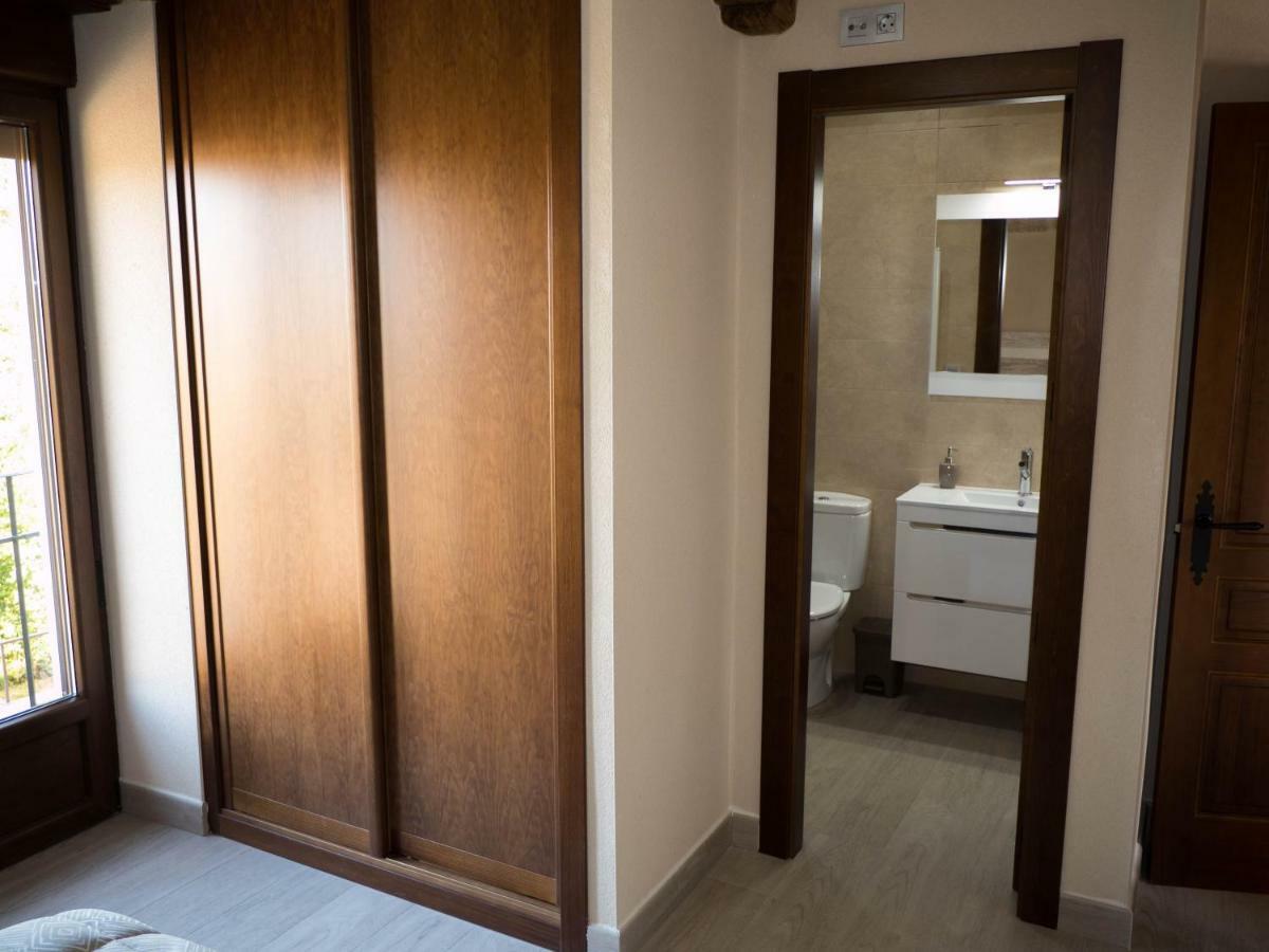 Apartamentos La Fabrica Villaluenga de la Vega Luaran gambar