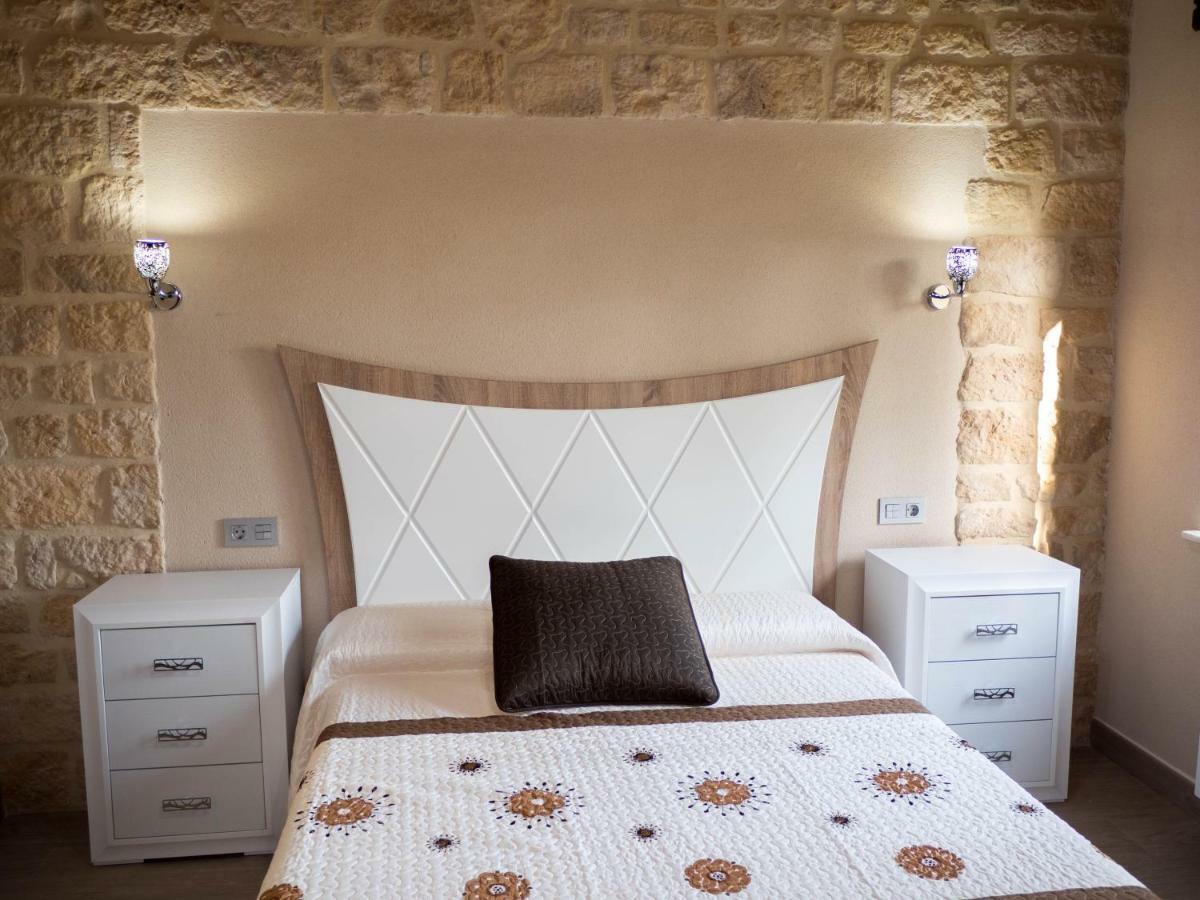 Apartamentos La Fabrica Villaluenga de la Vega Luaran gambar