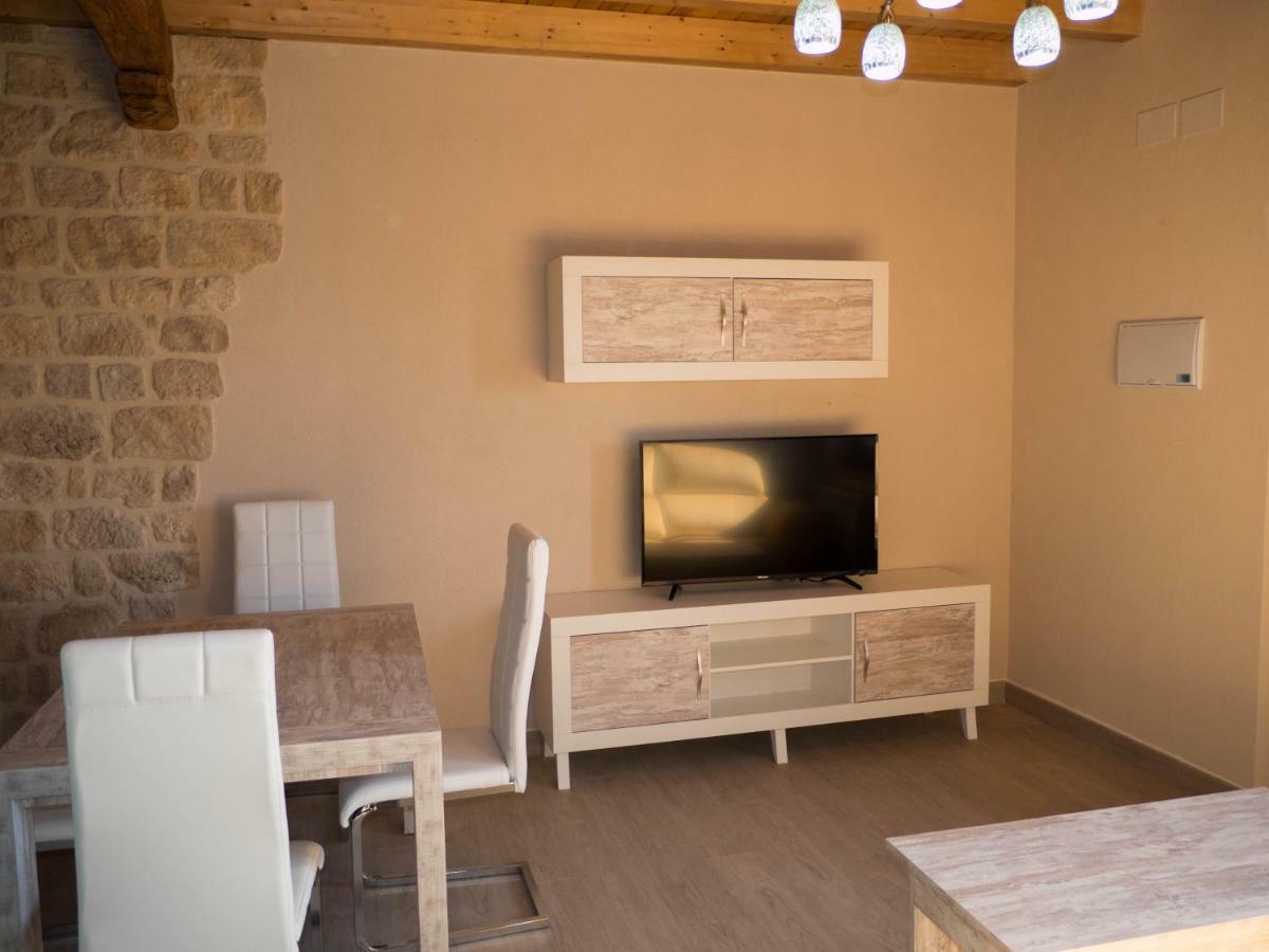 Apartamentos La Fabrica Villaluenga de la Vega Luaran gambar